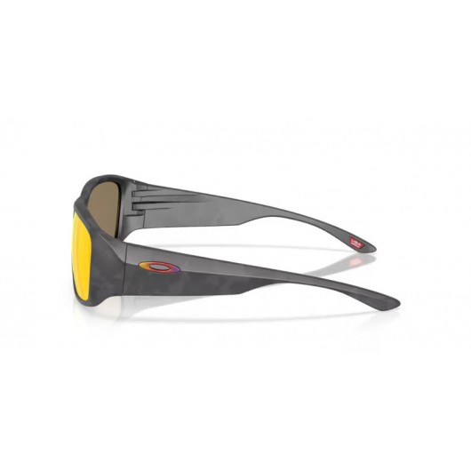 Oakley Tourniquet OO9521-952105 Prizm ruby